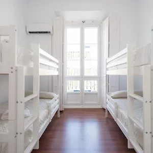 https://sunny-malaga-apartments.hotelsinnerja.org